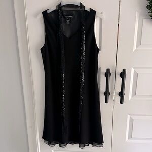 Stunning Jones New York Black Sleeveless v-neck Dress‎